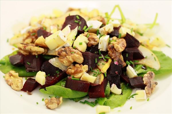 Salat mit gebackener Rote Bete und Blauschimmelkäse