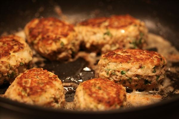 Thunfisch-Frikadellen mit Dill und Petersilie