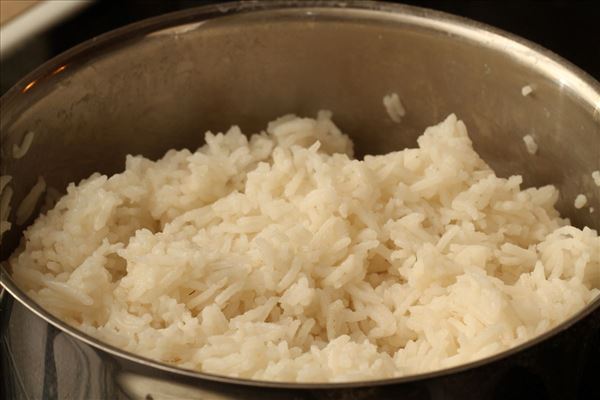 Hähnchenpfanne mit Brokkoli und Reis